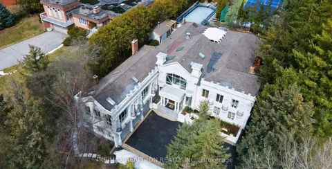 305 Woodland Acres Crescent Vaughan ON L6A 1G1