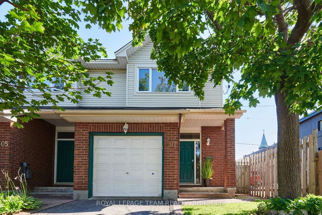 Photo of 307 Cyr Avenue, Vanier and Kingsview Park, ON K1L 7N6 (MLS # X13630694)