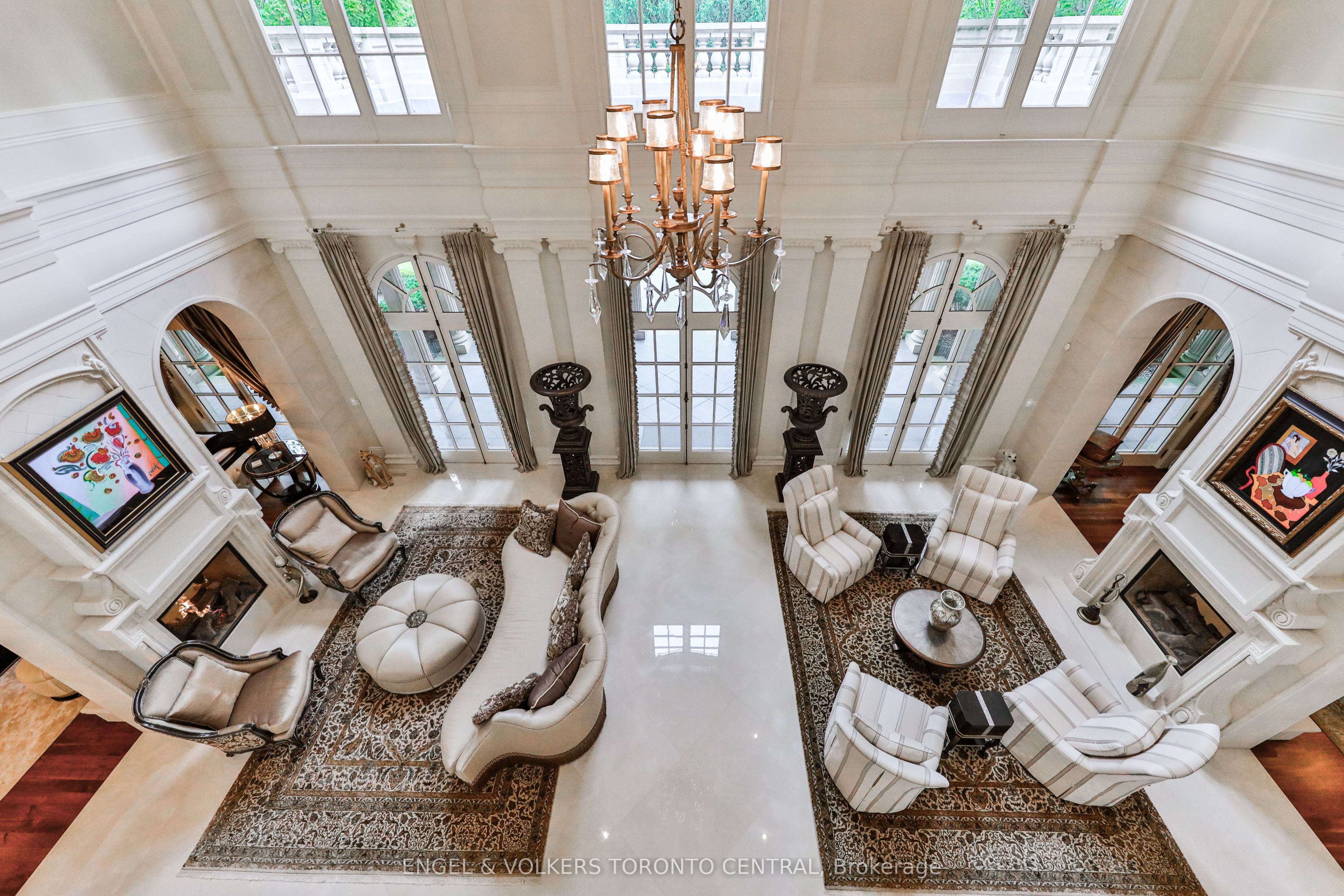 489 Lakeshore Road E