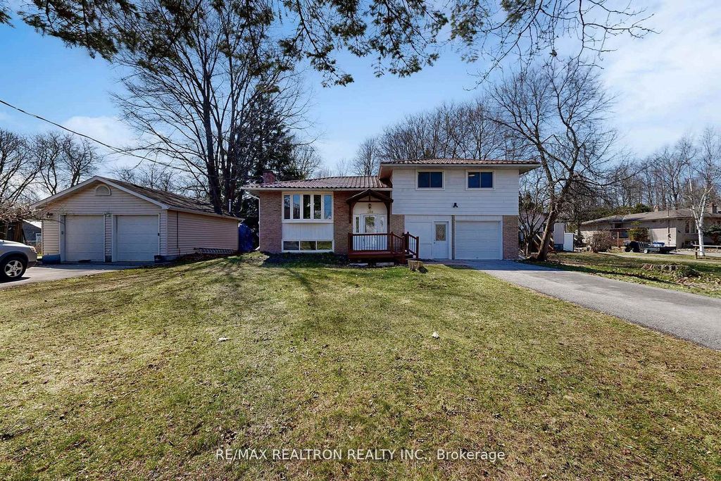Photo of 100 River Drive, East Gwillimbury, ON L9N 1A4 (MLS # N13093530)