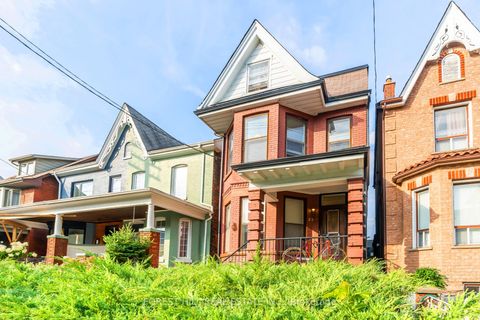 224 Palmerston Avenue Lower Toronto ON M6J 2J4