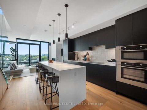 899 College Street W PH 621 Toronto ON M6H 3P7