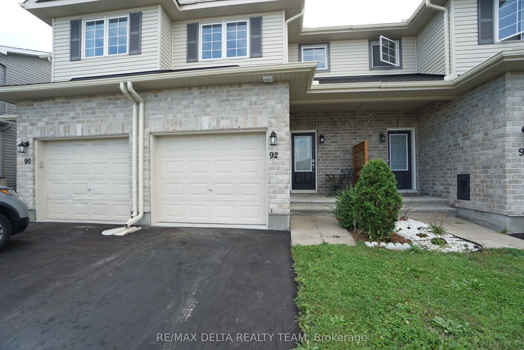 Photo of 92 Bellwood Drive, Arnprior, ON K7S 0H7 (MLS # X13725550)
