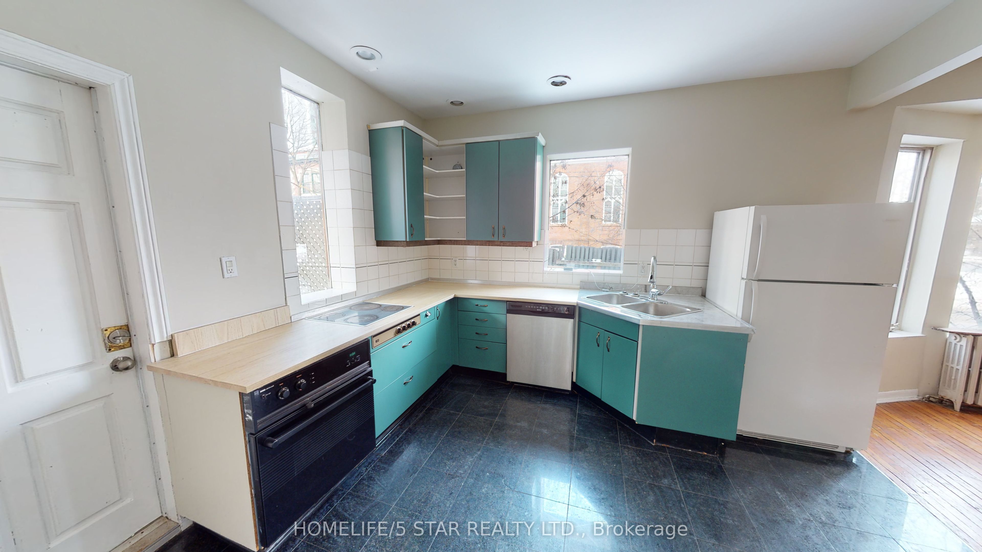 642 Dovercourt Road Apt 1