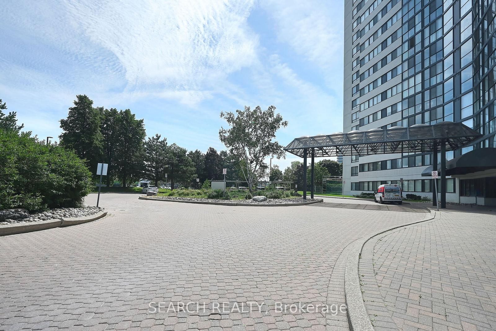1360 Rathburn Road E 906