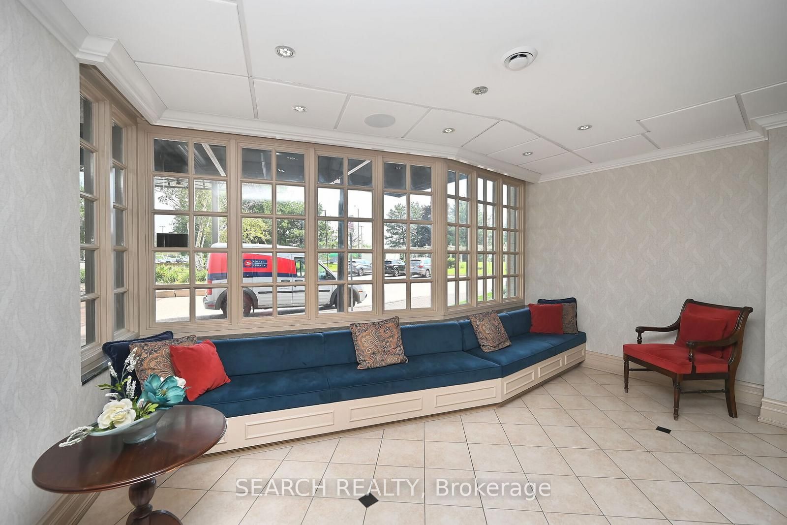 1360 Rathburn Road E 906