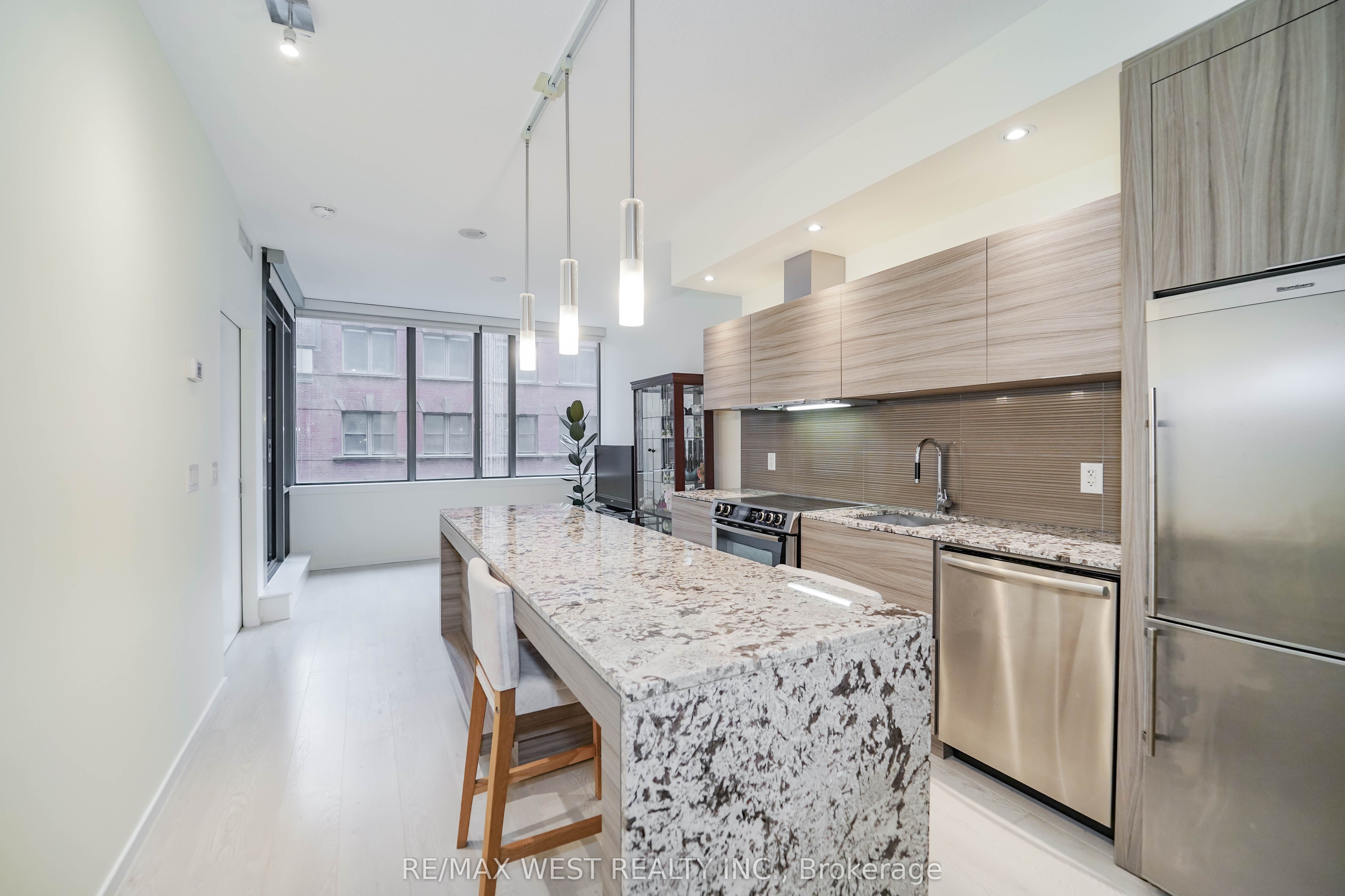 8 Charlotte Street 412