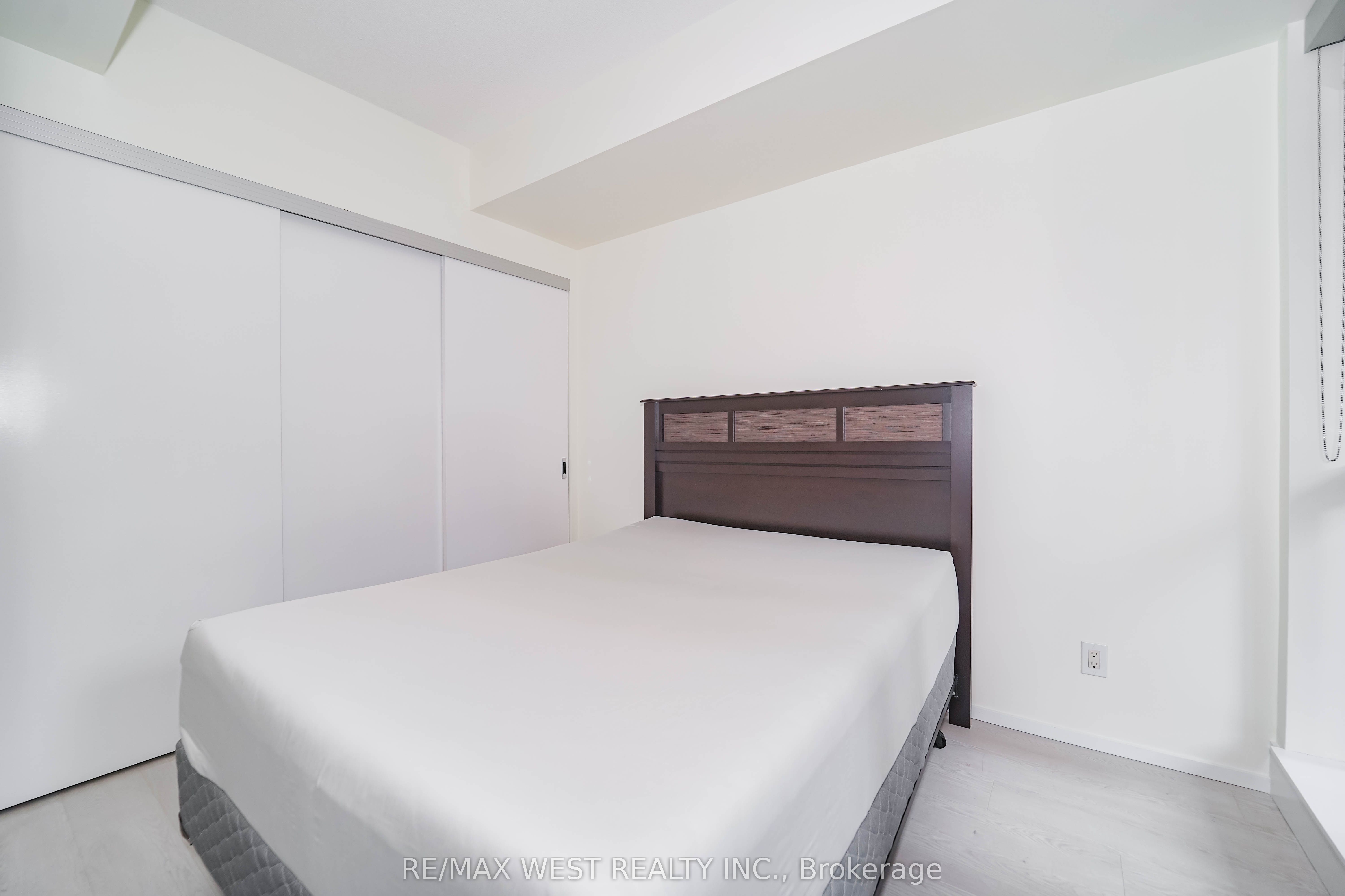 8 Charlotte Street 412