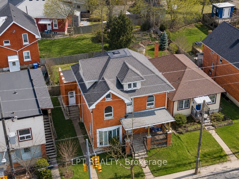Photo 1 of 25 — 219 Erie Avenue, Brantford, ON N3S 2H1