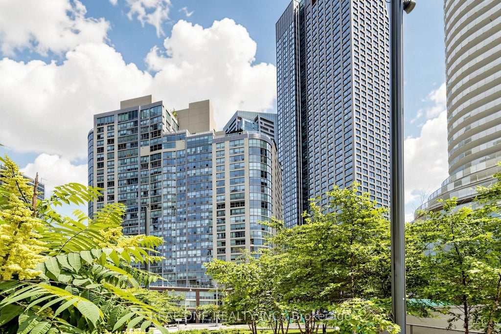 Photo of 24 Wellesley Street W #306, Toronto, ON M4Y 2X6 (MLS # C13492176)
