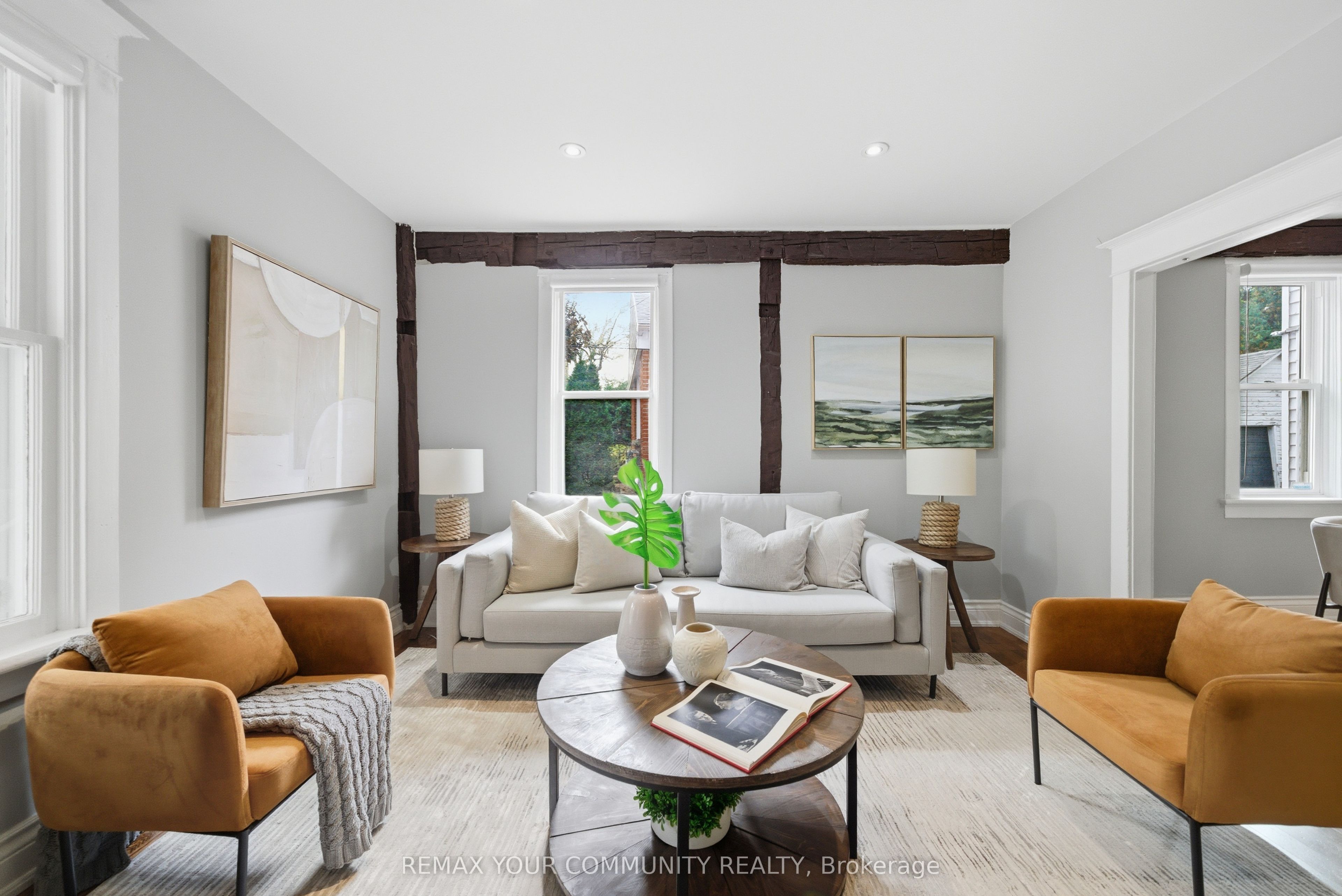 30 Elizabeth Street S