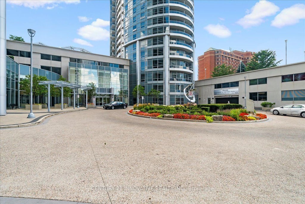 Photo of 125 Village Green Square #3501, Toronto, ON M1S 0G3 (MLS # E14081968)
