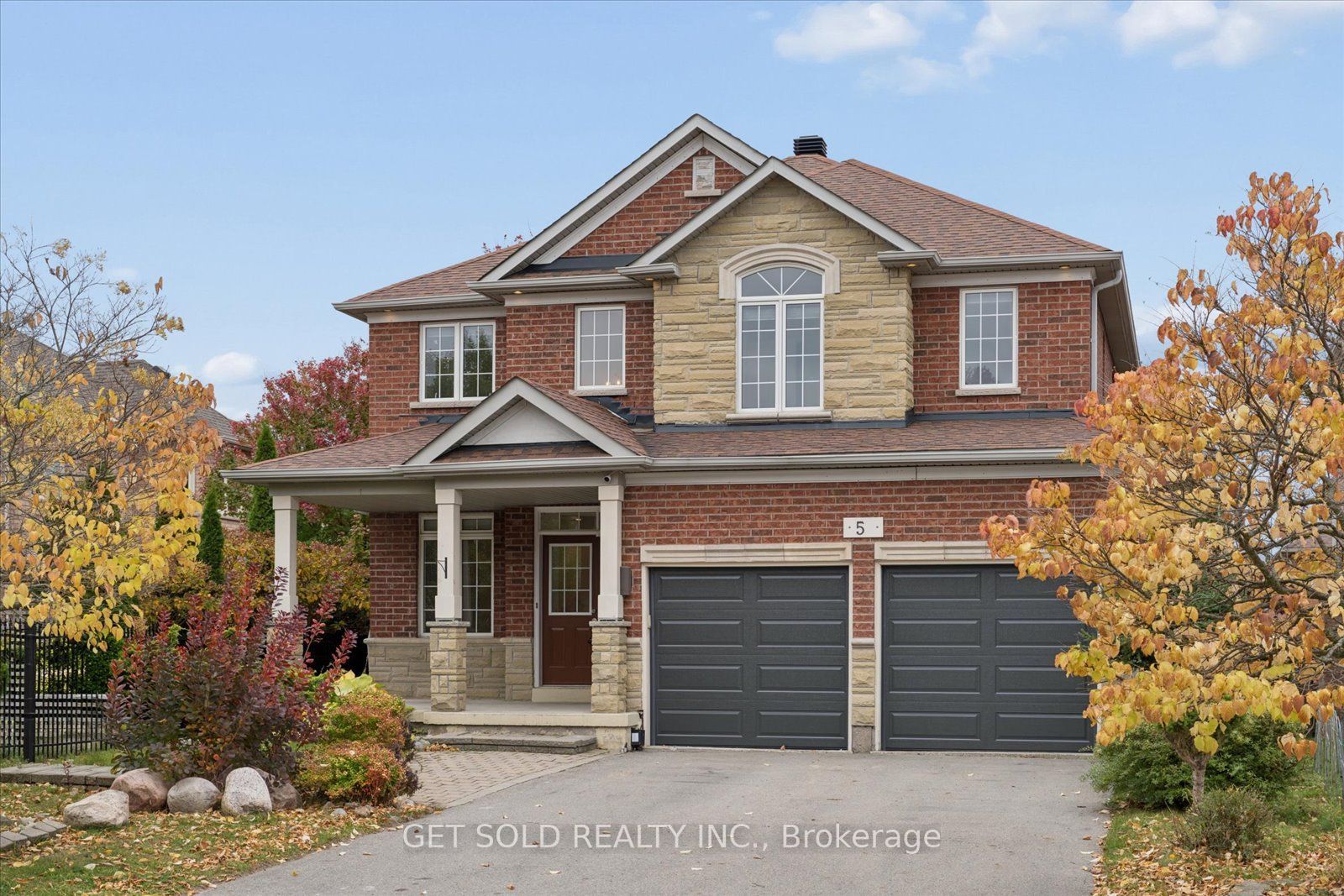 5 Ravine Edge Drive