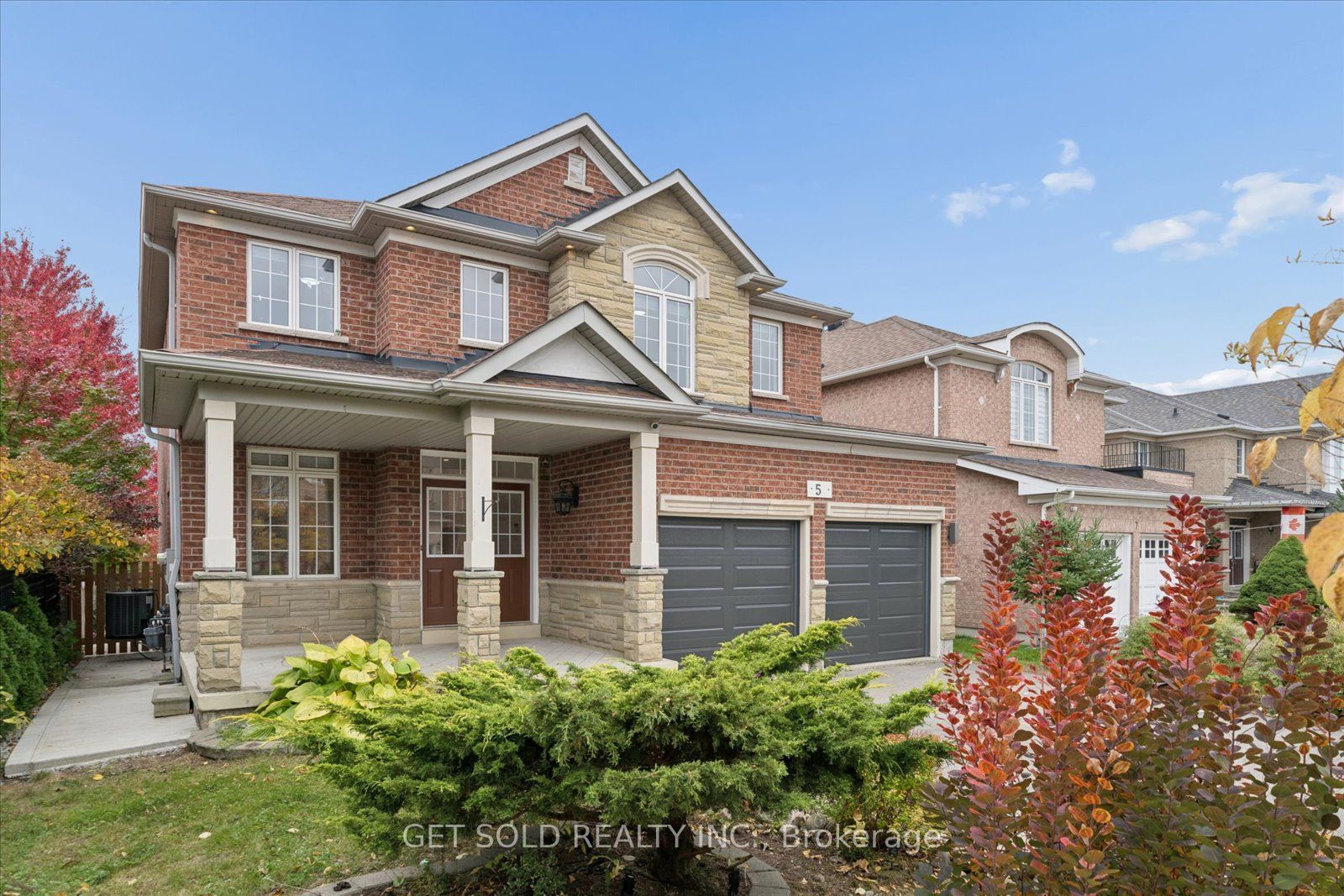 5 Ravine Edge Drive