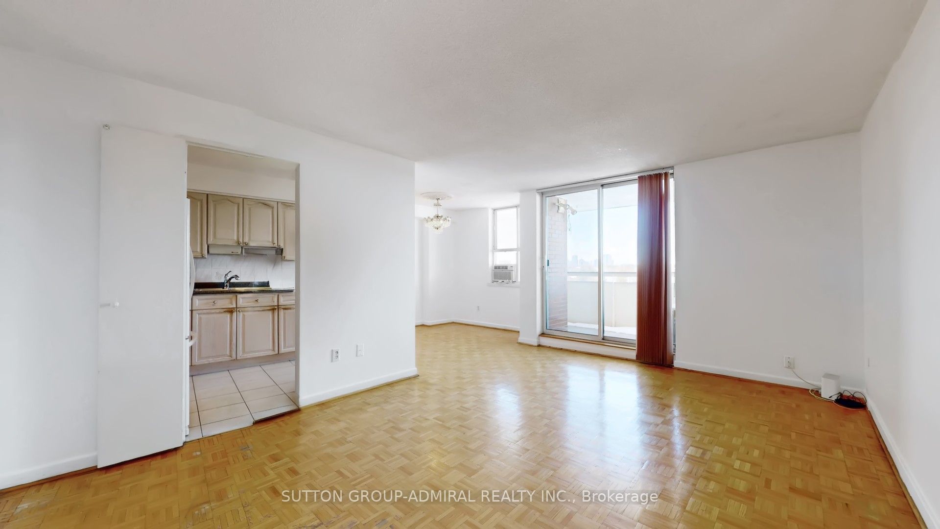 80 Inverlochy Boulevard 901