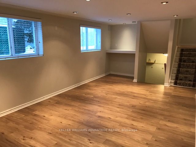 1670 Shale Oak Mews Lower