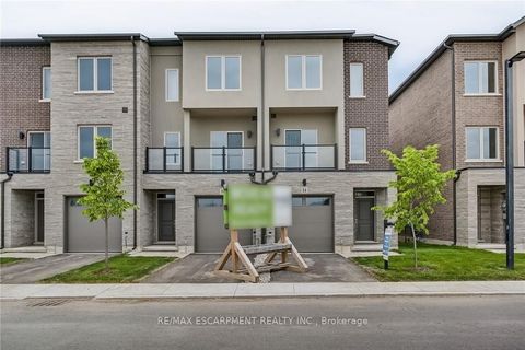 Photo of 14 Clear Valley Lane, Hamilton, ON L0R 1W0 (MLS # X12683044)