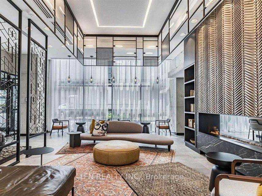 251 Manitoba Street 1807