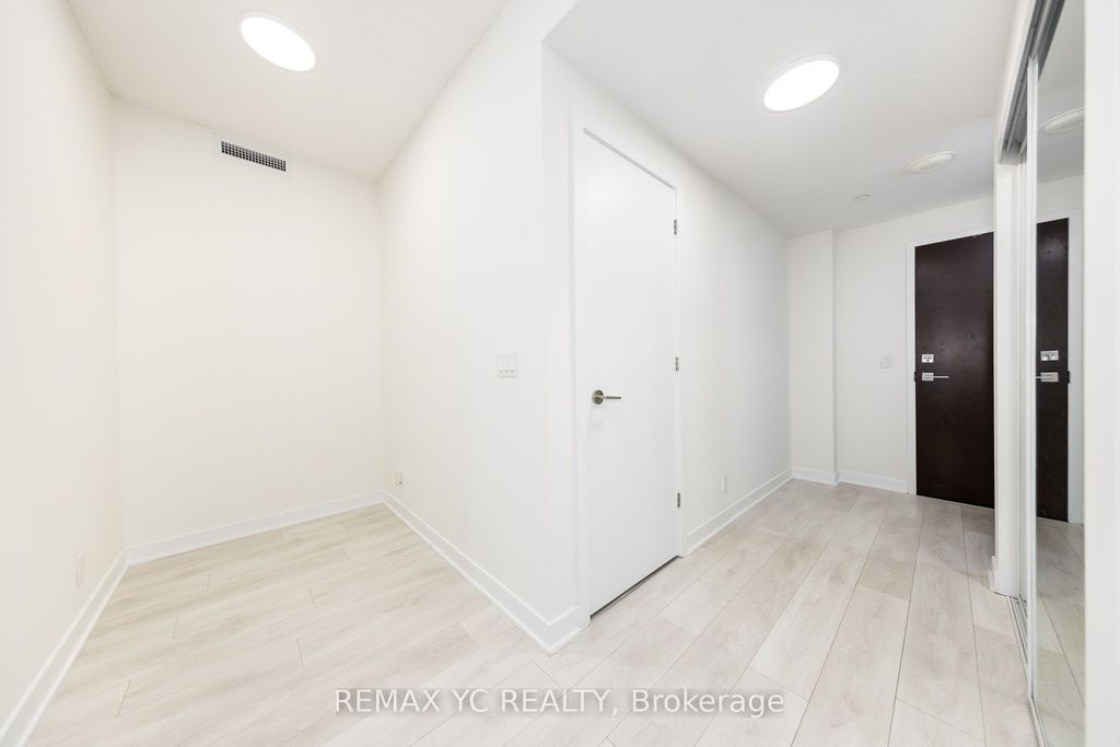 Photo of 2221 Yonge Street #1111, Toronto, ON M4S 0B8 (MLS # C12727298)