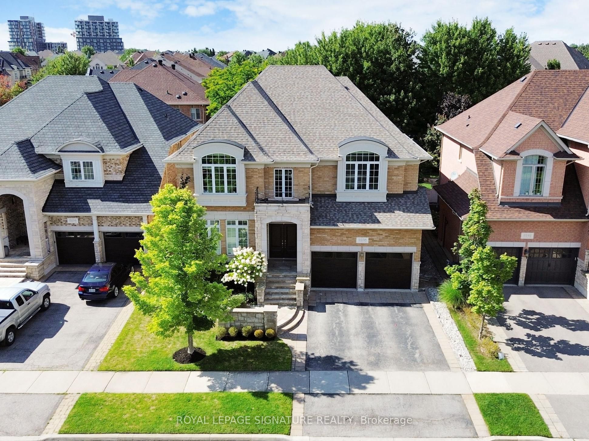 2238 Lyndhurst Drive