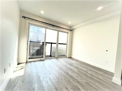 9 Whitaker Avenue 2 Toronto ON M6J 1A2