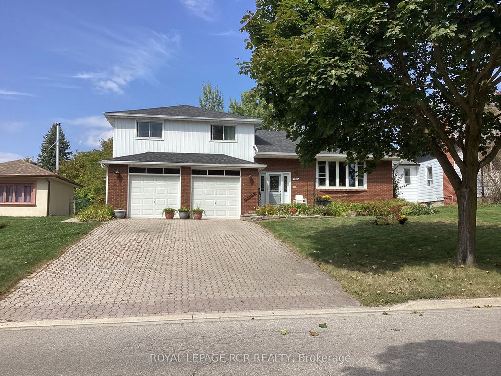 Photo of 1049 Elgin Street, Newmarket, ON L3Y 3C3 (MLS # N12979138)