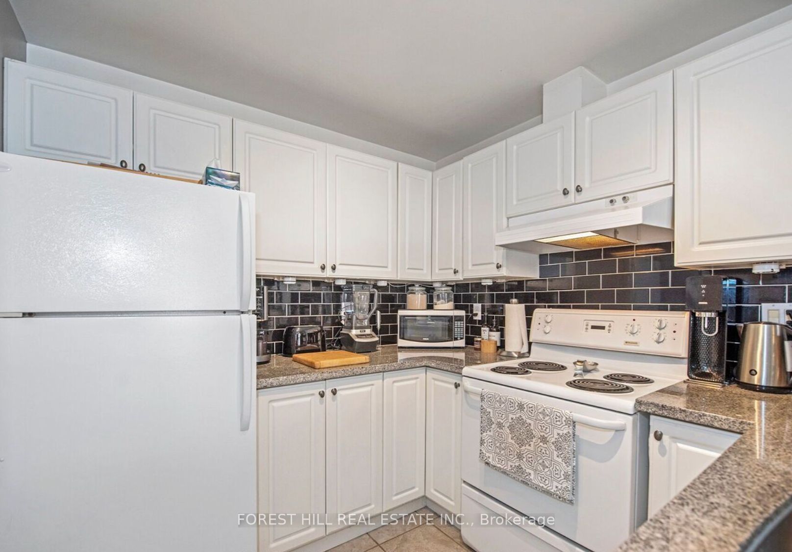 4198 Dundas Street W 207