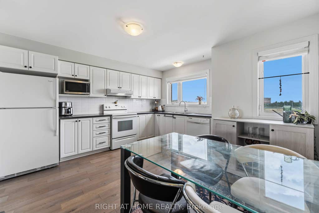 Photo of 354 Brettonwood Ridge, Kanata, ON K2T 0H8 (MLS # X13451164)