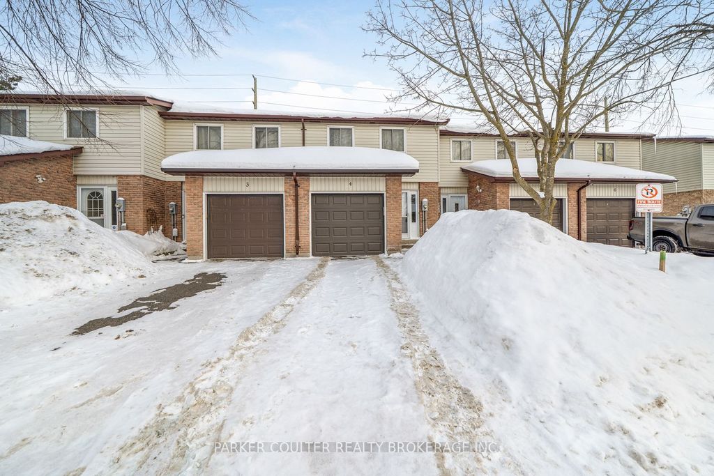 Photo of 261 Rose Street #4, Barrie, ON L4M 2V3 (MLS # S12772472)