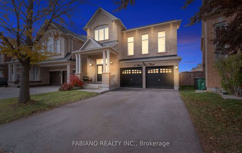 18 Birch Tree Trail Brampton ON L6P 3M8