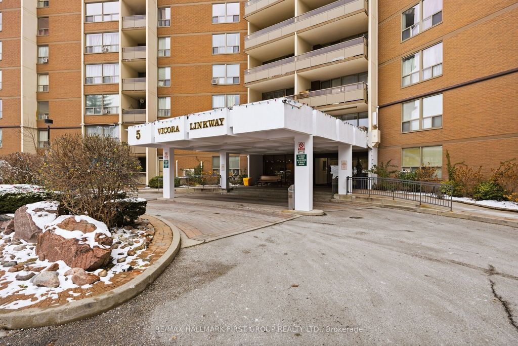 Photo of 5 Vicora Linkway N/A #1508, Toronto, ON M3C 1A6 (MLS # C12611218)