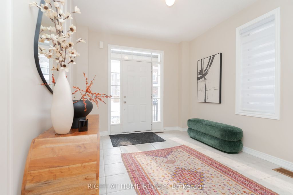 Photo of 12 Globemaster Lane, Richmond Hill, ON L4E 1H3 (MLS # N12445737)