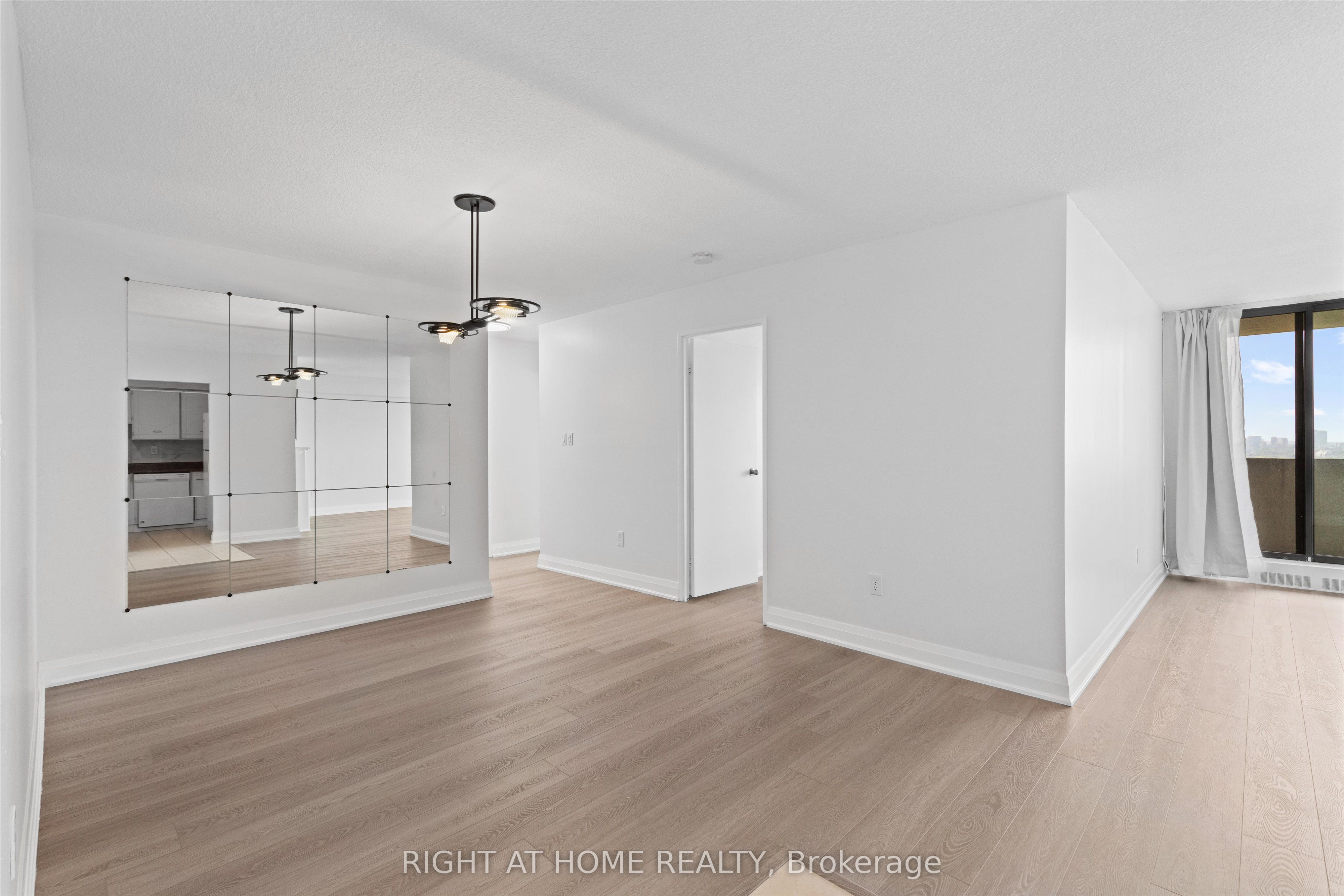 3300 Don Mills Road 2209