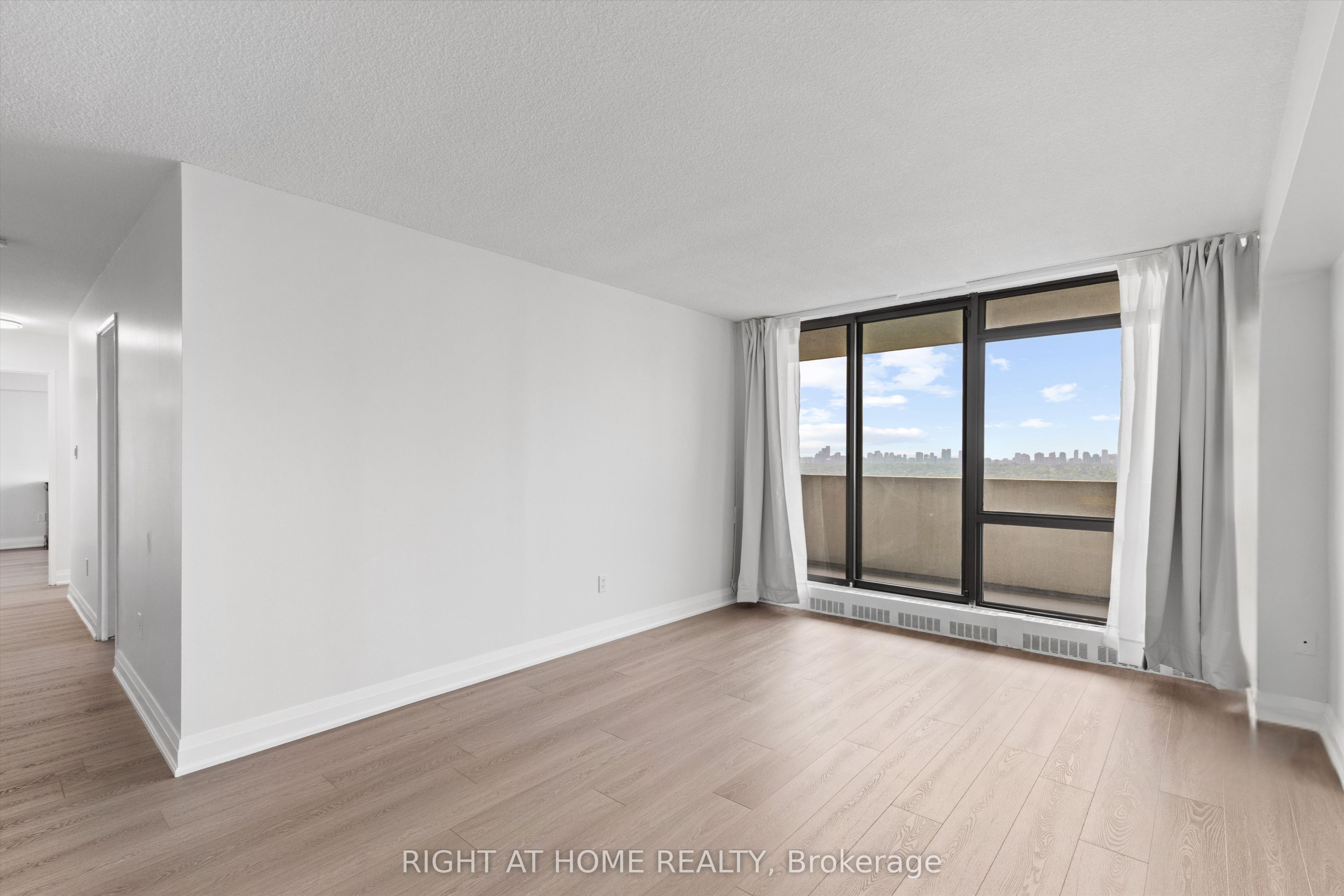 3300 Don Mills Road 2209
