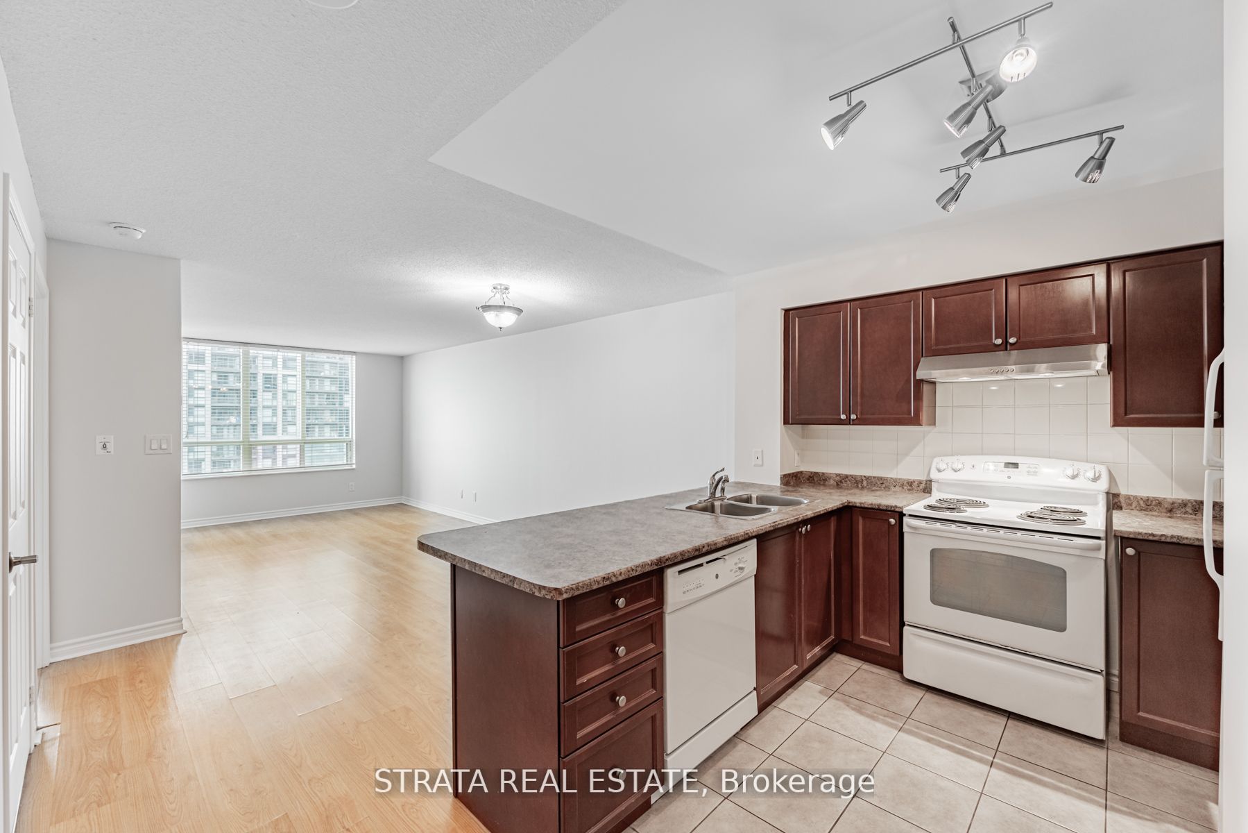 335 Rathburn Road W 1716