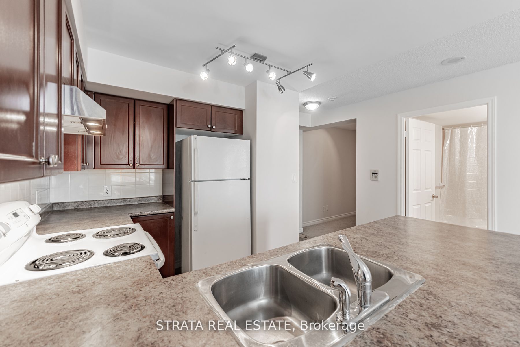 335 Rathburn Road W 1716