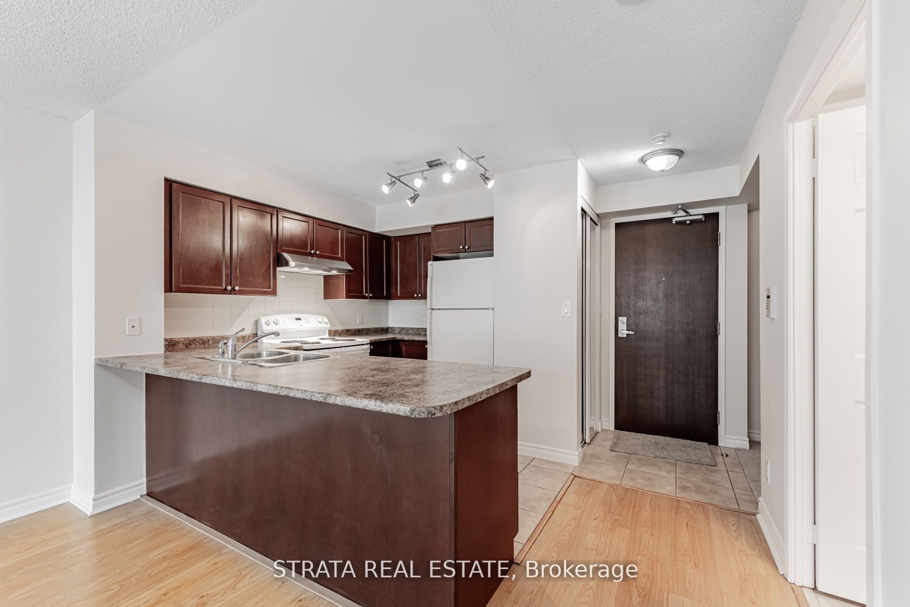 335 Rathburn Road W 1716