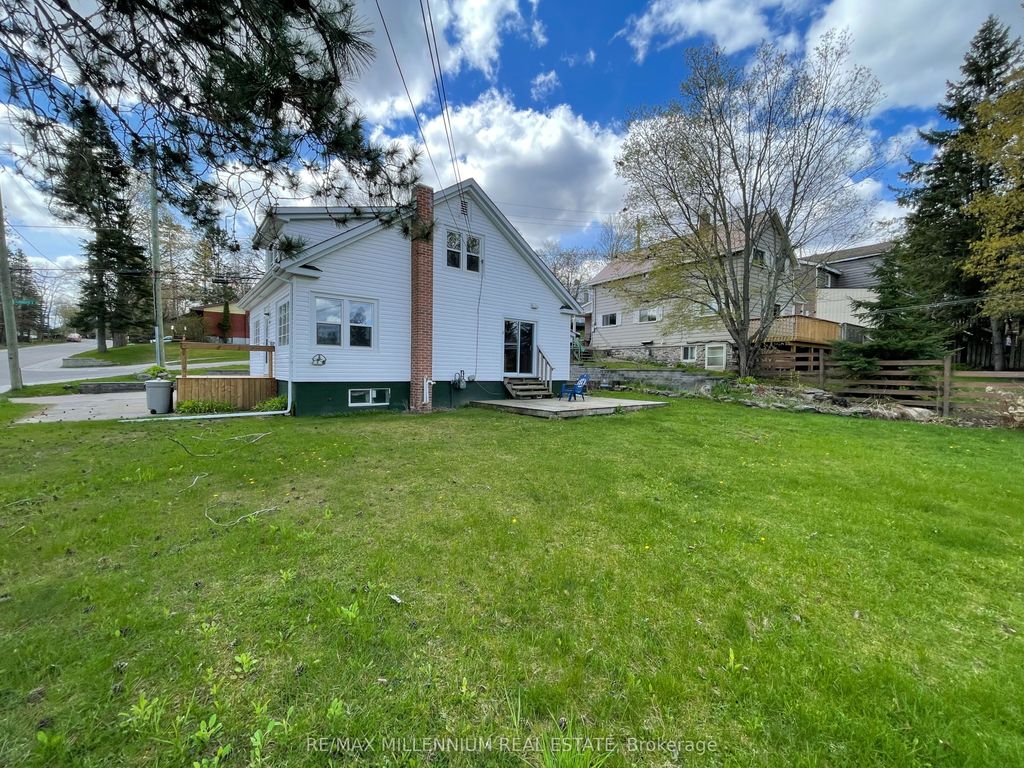 Photo of 59 West Street S, Huntsville, ON P1H 2M8 (MLS # X12953206)