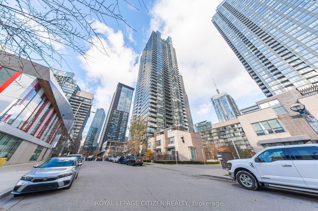 Photo of 15 Fort York Boulevard #2512, Toronto, ON M5V 3Y4 (MLS # C12572130)