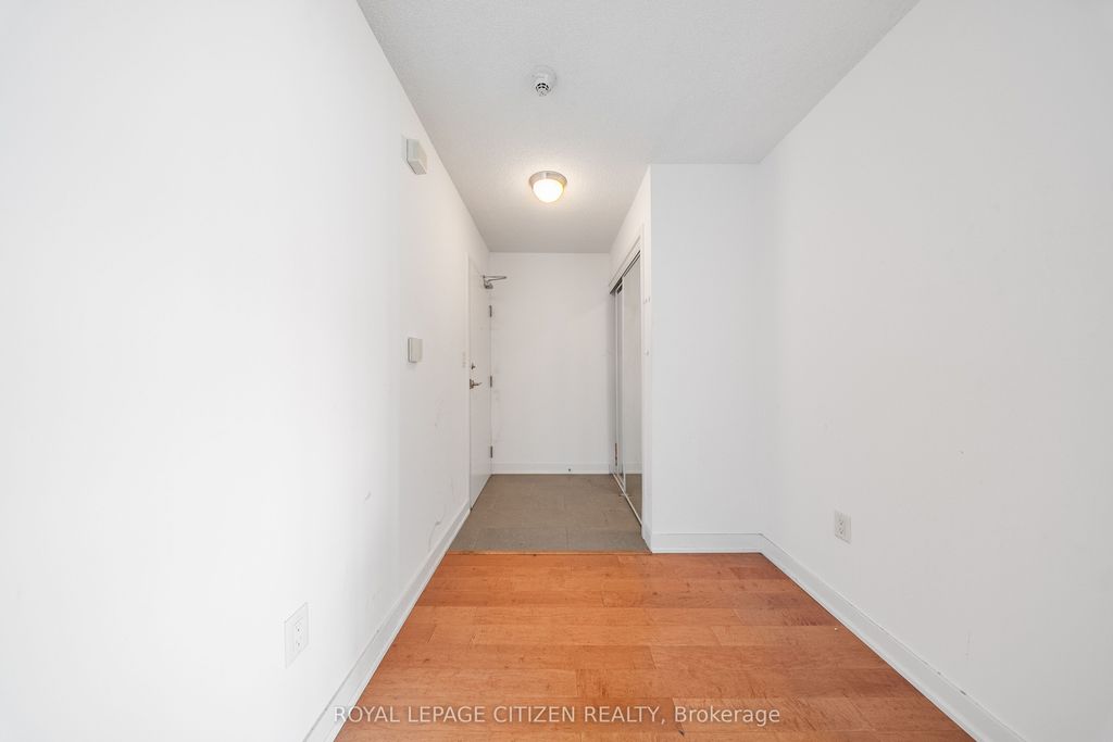 Photo of 15 Fort York Boulevard #2512, Toronto, ON M5V 3Y4 (MLS # C12572130)
