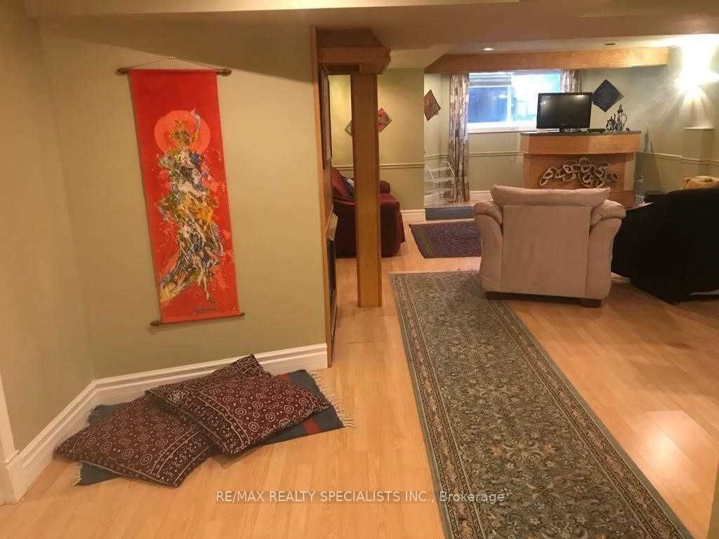 6152 Hardesty Crescent