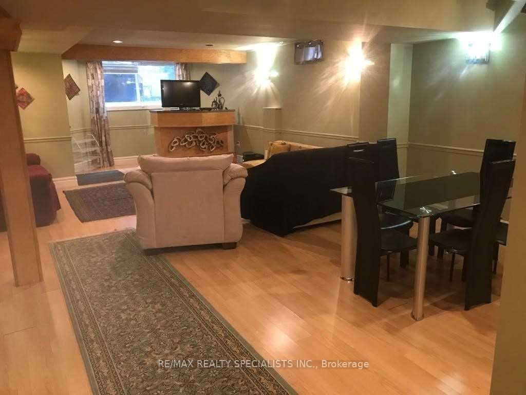 6152 Hardesty Crescent