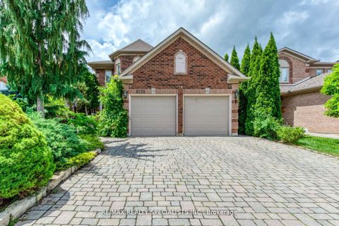 6152 Hardesty Crescent Mississauga ON L5V 1B4
