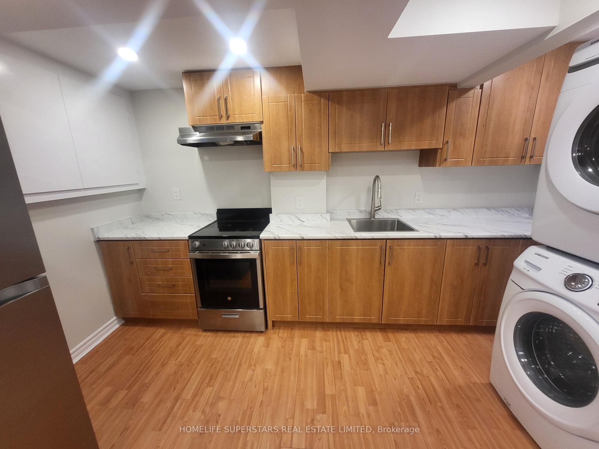 1585 Gowling Terrace