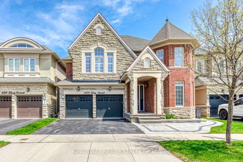 3232 Larry Crescent Oakville ON L6M 0T1