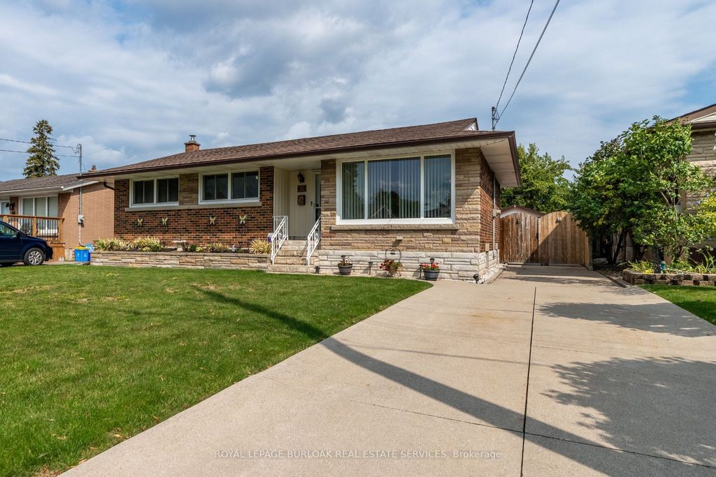 Photo of 7 Kenwood Crescent, Hamilton, ON L8T 1W3 (MLS # X12450691)