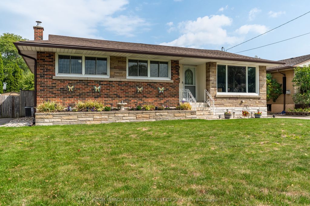 Photo of 7 Kenwood Crescent, Hamilton, ON L8T 1W3 (MLS # X12450691)