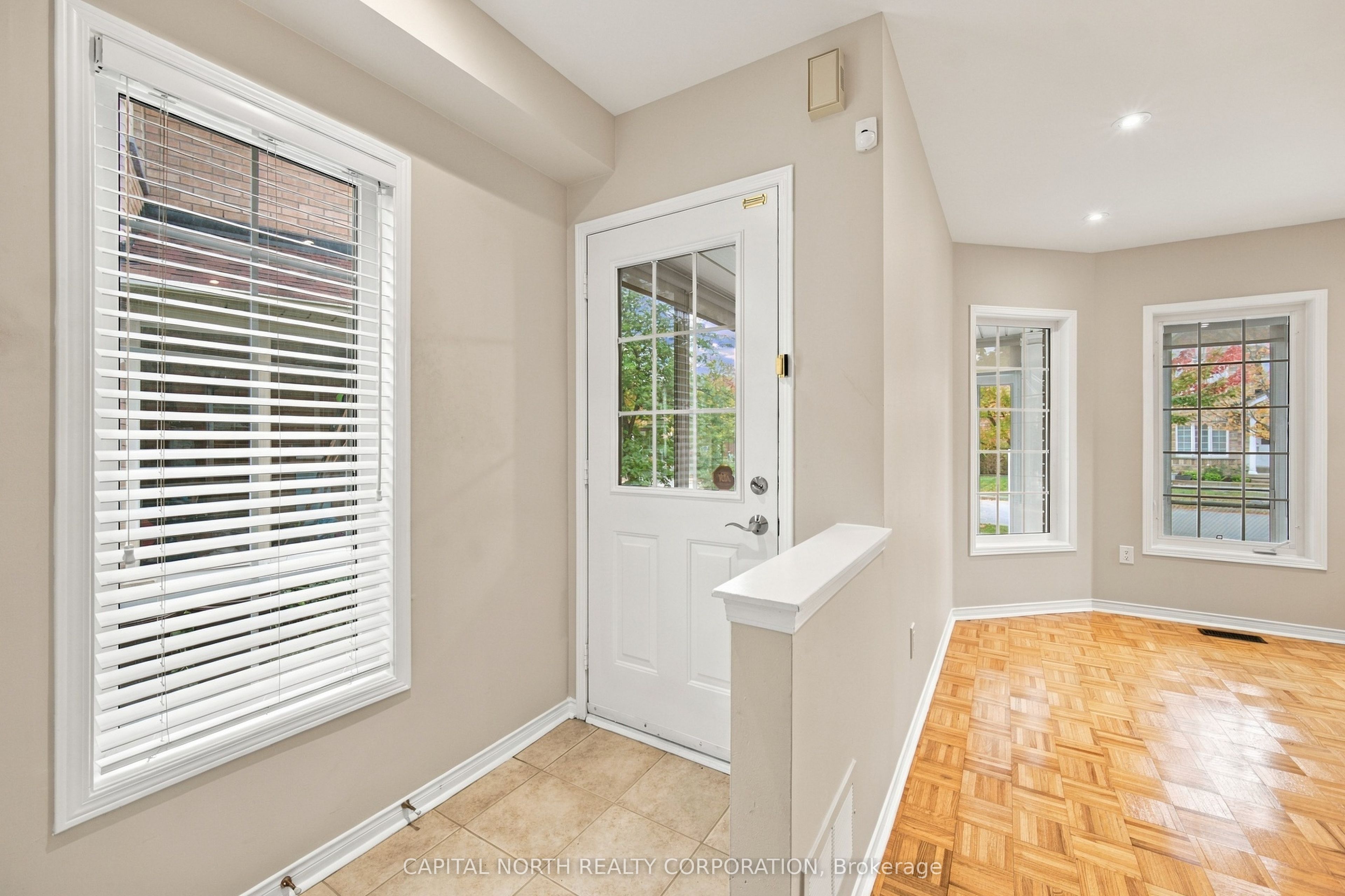 21 Walkview Crescent