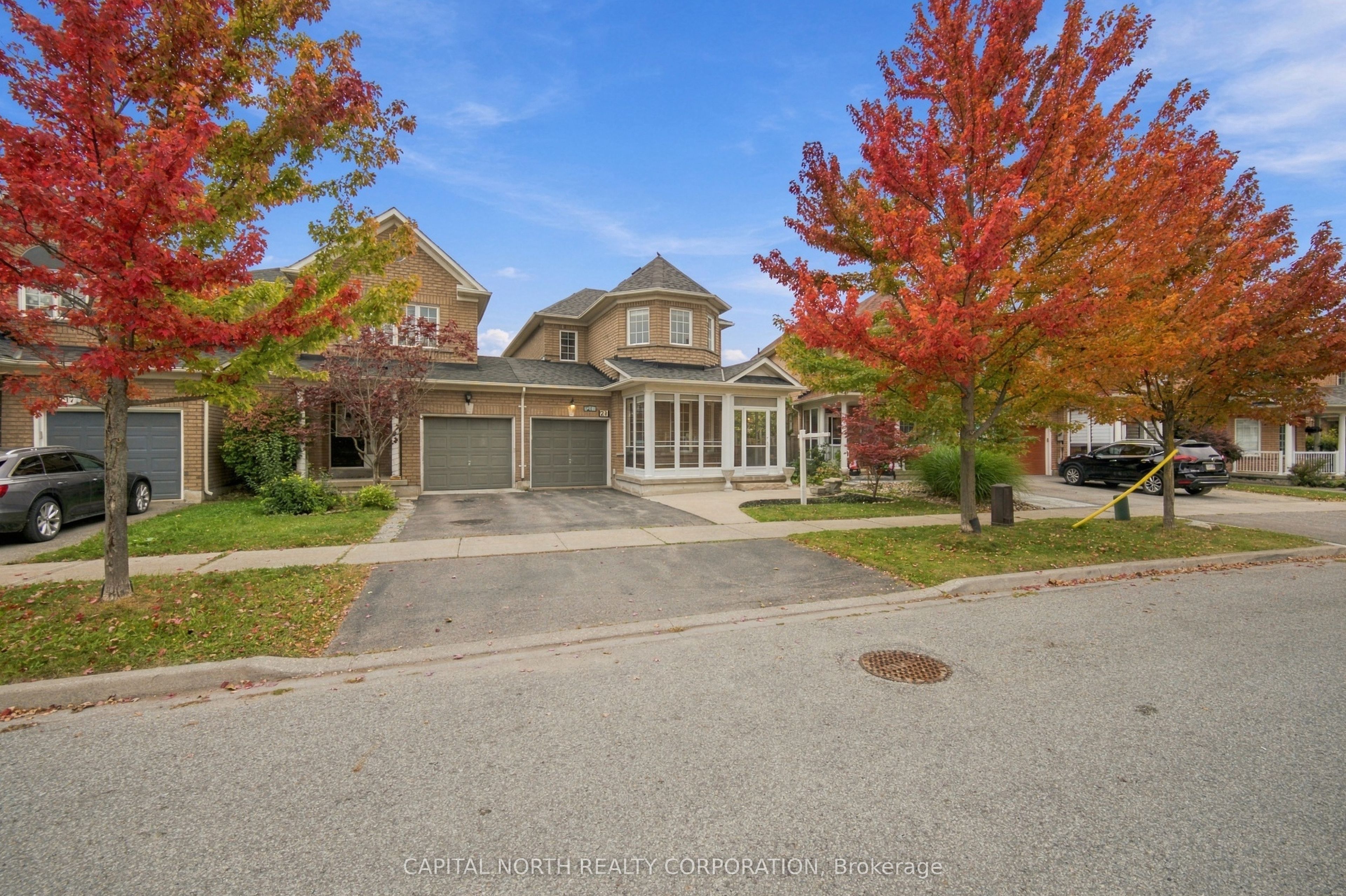21 Walkview Crescent