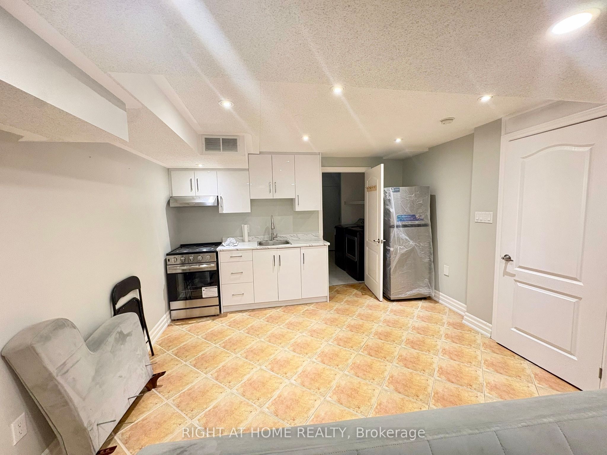 287 Wildberry Crescent bsmnt